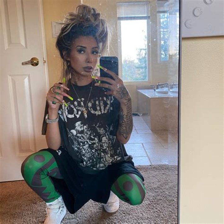 Exploring her Age, Height, Career, Net Worth and Relationship with Juice Wrld |