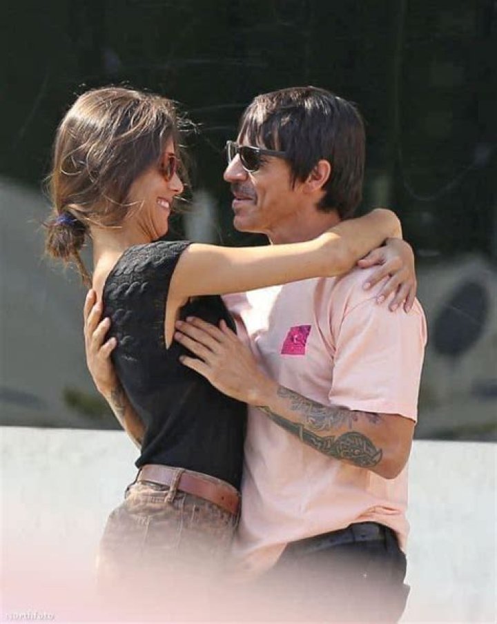 Anthony Kiedis' Relationship With A 19-Year-Old: A Deeper Dive