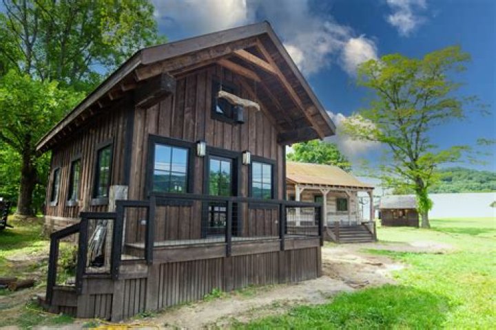 Custom Lake Erie Pool House By Barnwood Builders