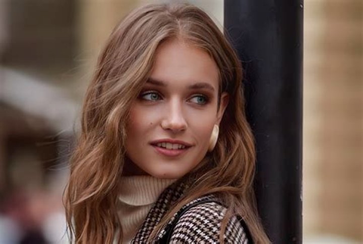 Unveiling Barron Trump's Girlfriend: Who Captivates The Young Heiress' Heart?