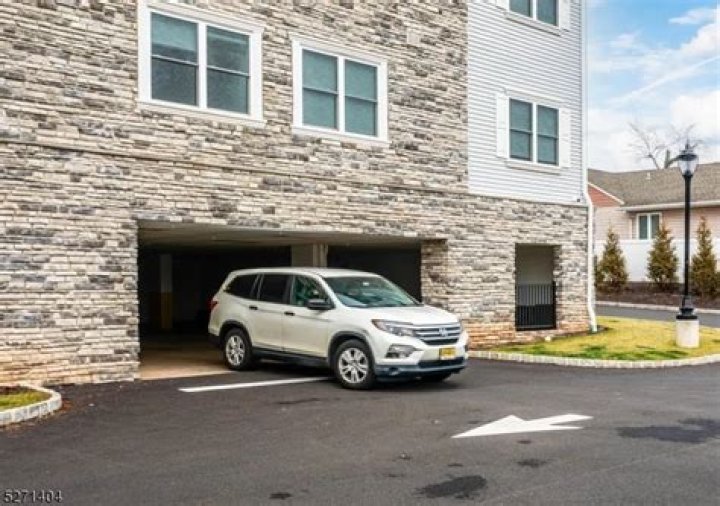 The Ultimate Guide To Carene Sangiuliano: Masterclass In DJ Excellence