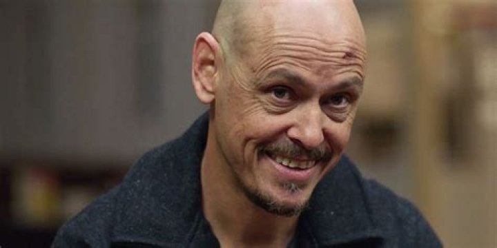 Definitive Guide To The Talented Cast Of "Mr Inbetween"