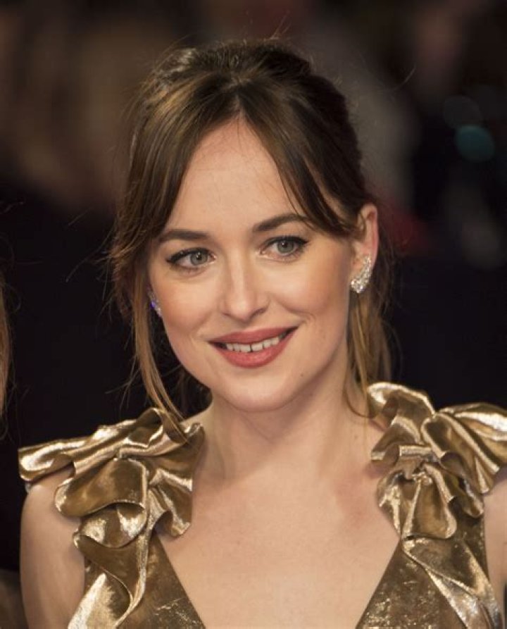 Celebrities With Tooth Gaps: Embracing Unique Smiles