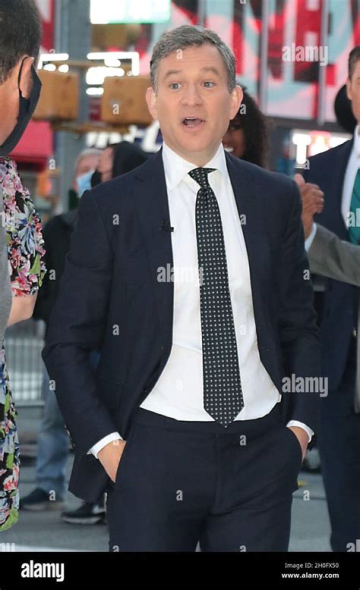 Discovering The Journey Of Dan Harris: From News Anchor To Mindfulness Advocate