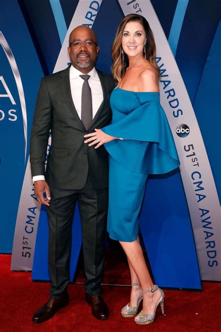 Discover The Surprising Height Of Darius Rucker's Wife