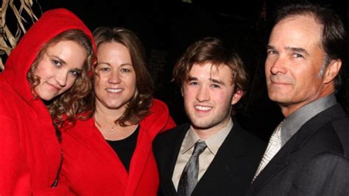 Does Emily Osment Have Kids? The Truth Revealed