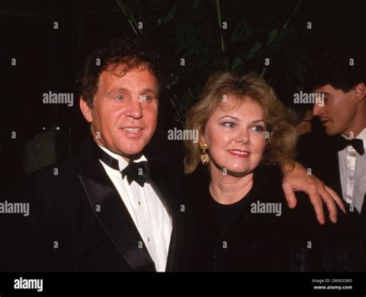 Dolly Vintula- Who is Bobby Vinton's wife?