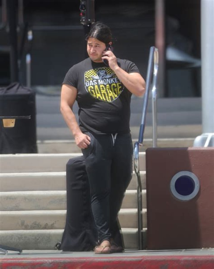 The Man Who Won $2 Billion and Bought a Hollywood Mansion |