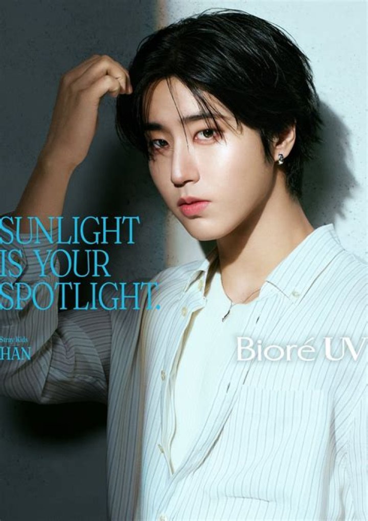 Age, Brother, Net Worth, Height, Pictures, Instagram