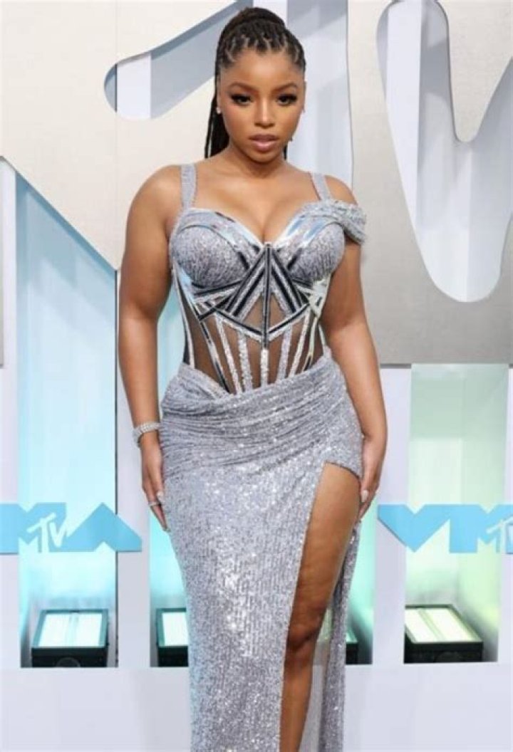 Unlock The Secrets: Chloe Bailey's Height Revealed