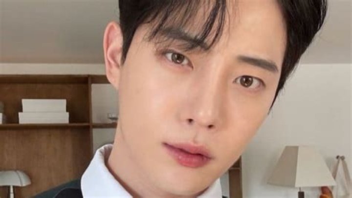 Unveiling The Charismatic World Of Jong Seok