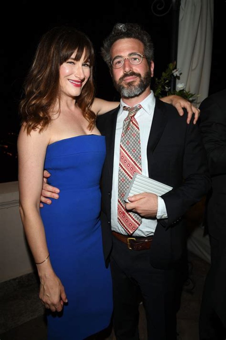 Kathryn Hahn Age, Height, Weight, Husband, Early Life, Education, Career, Awards & Net Worth |