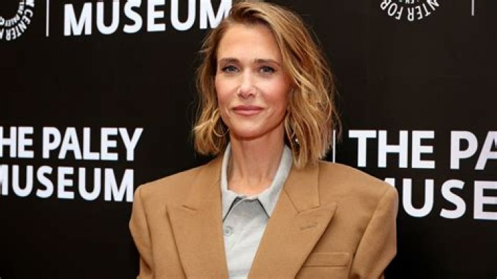 Unveiling The Secrets To Love And Happiness: Kristen Wiig's Relationship Wisdom