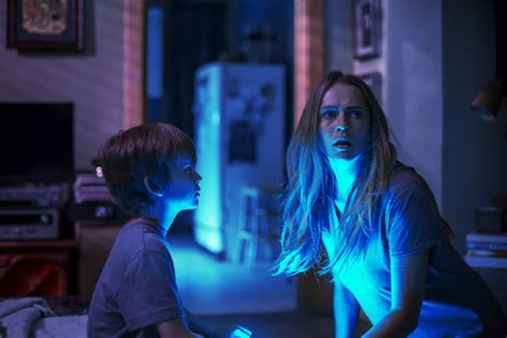 Exploring The Frights Of The Lights Out Horror Movie