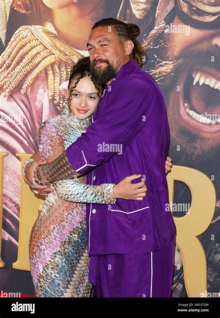 Discover The Enchanting World Of Lola Lolani: A Dive Into Style And Elegance