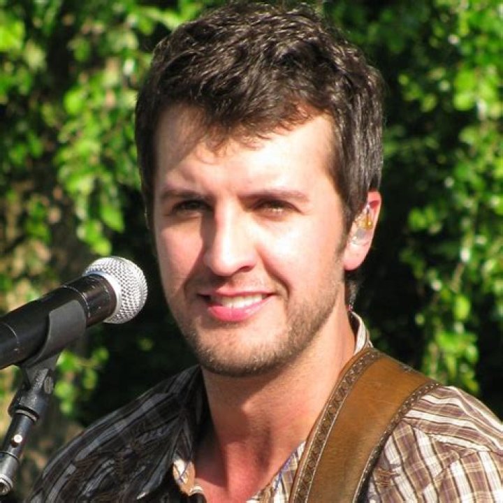 Unveiling Luke Bryan's Height: Surprising Discoveries