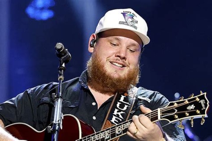 Luke Combs' Electrifying Performance: "Where The Wild Things" Soars