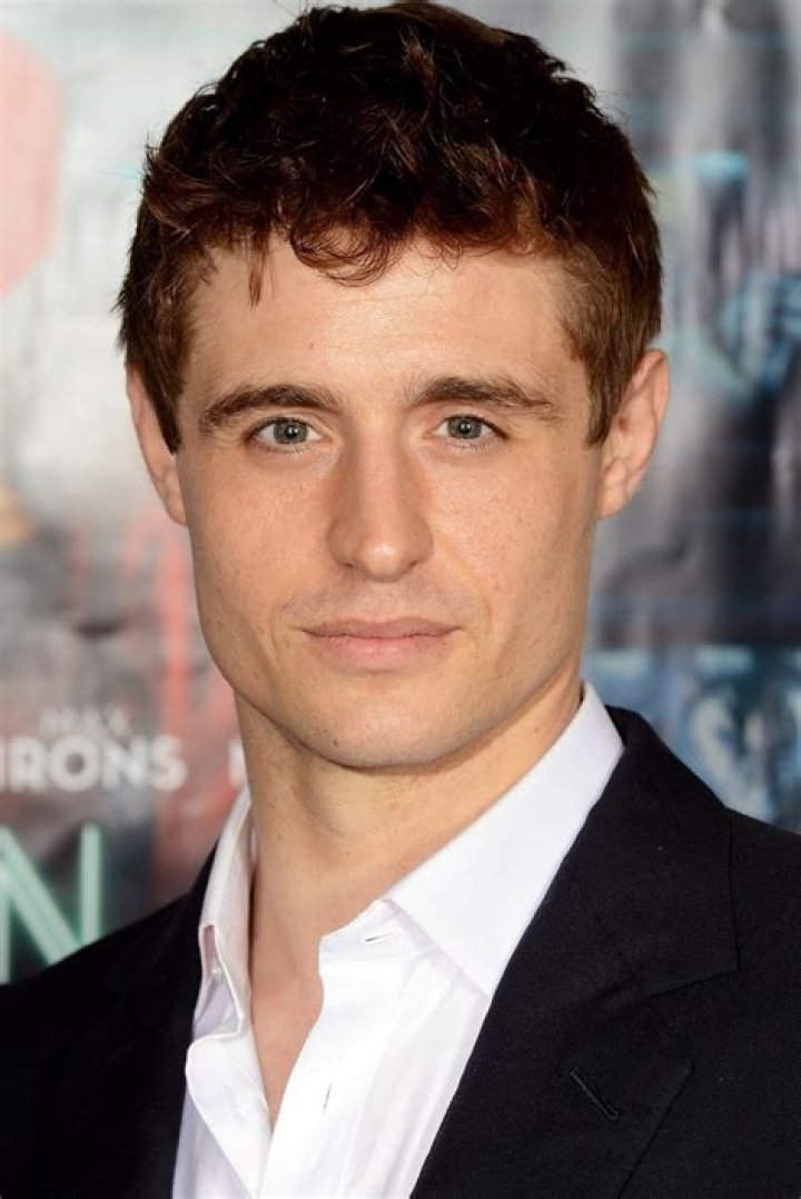 English Actor Max Irons Married Wife Sophie Pera in 2019
