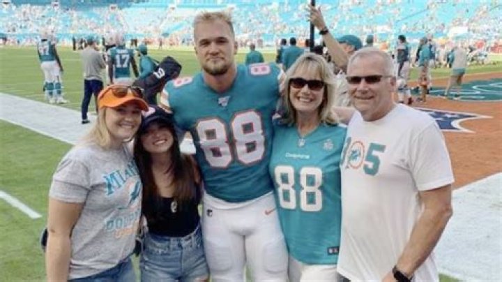 Mike Gesicki Wife: Meet Halle Proper