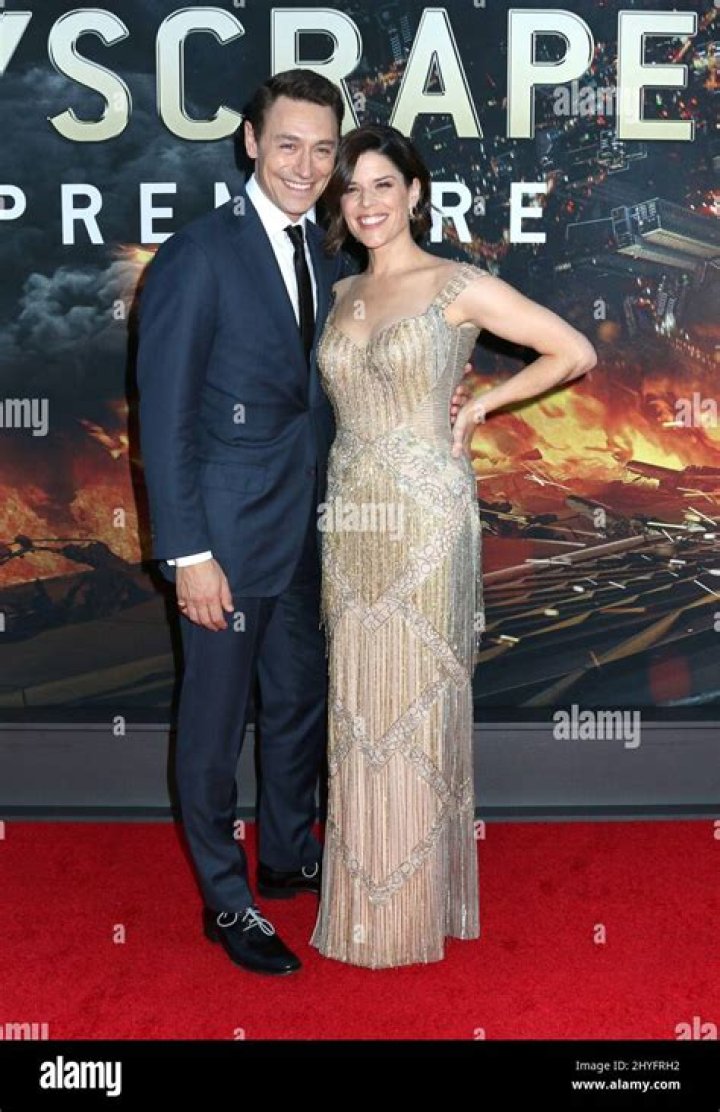 Neve Campbell And Husband: A Journey Of Love And Partnership