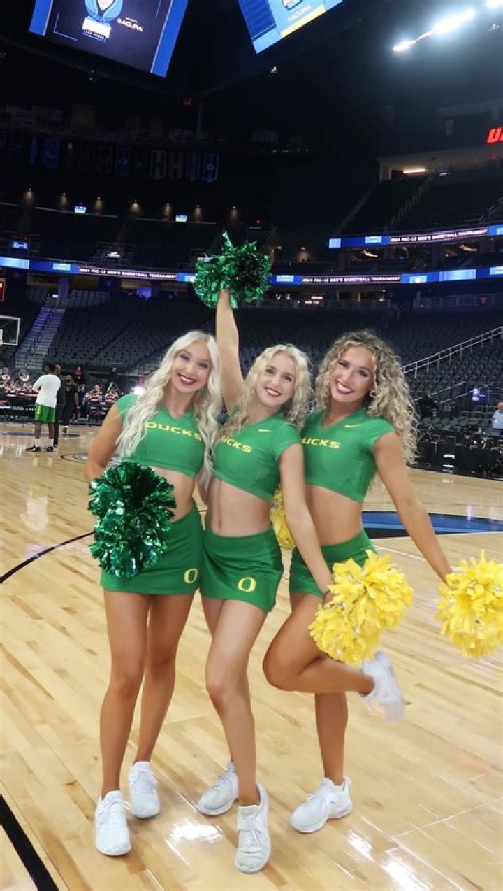 Breathtaking Photos Of Oregon Cheerleaders