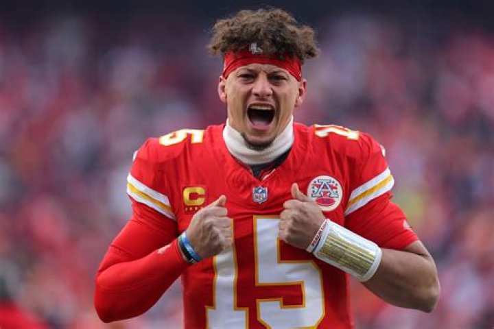 Patrick Mahomes' Fingers: Size, Injuries, And More