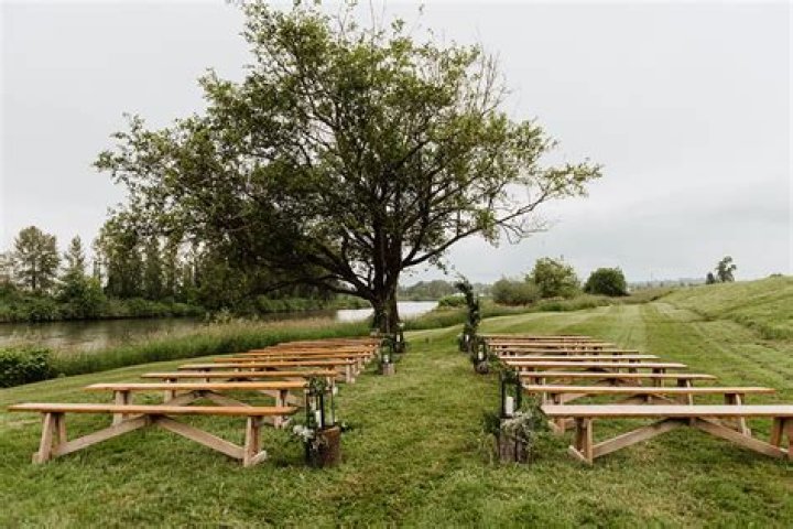 Picturesque Pemberton Farm: Capture The Beauty