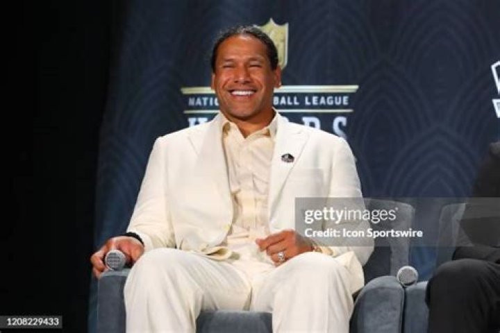 Unforgettable Photos Of NFL Legend Troy Polamalu's Career