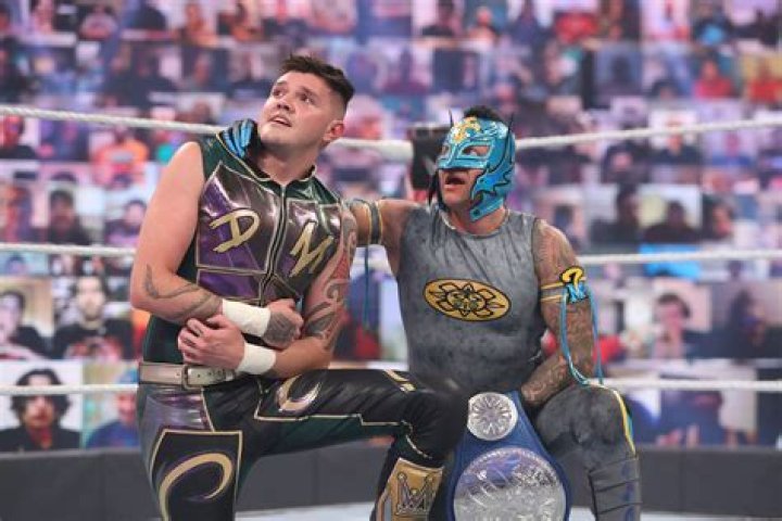 Rey Mysterio parents: Meet Roberto and Maria