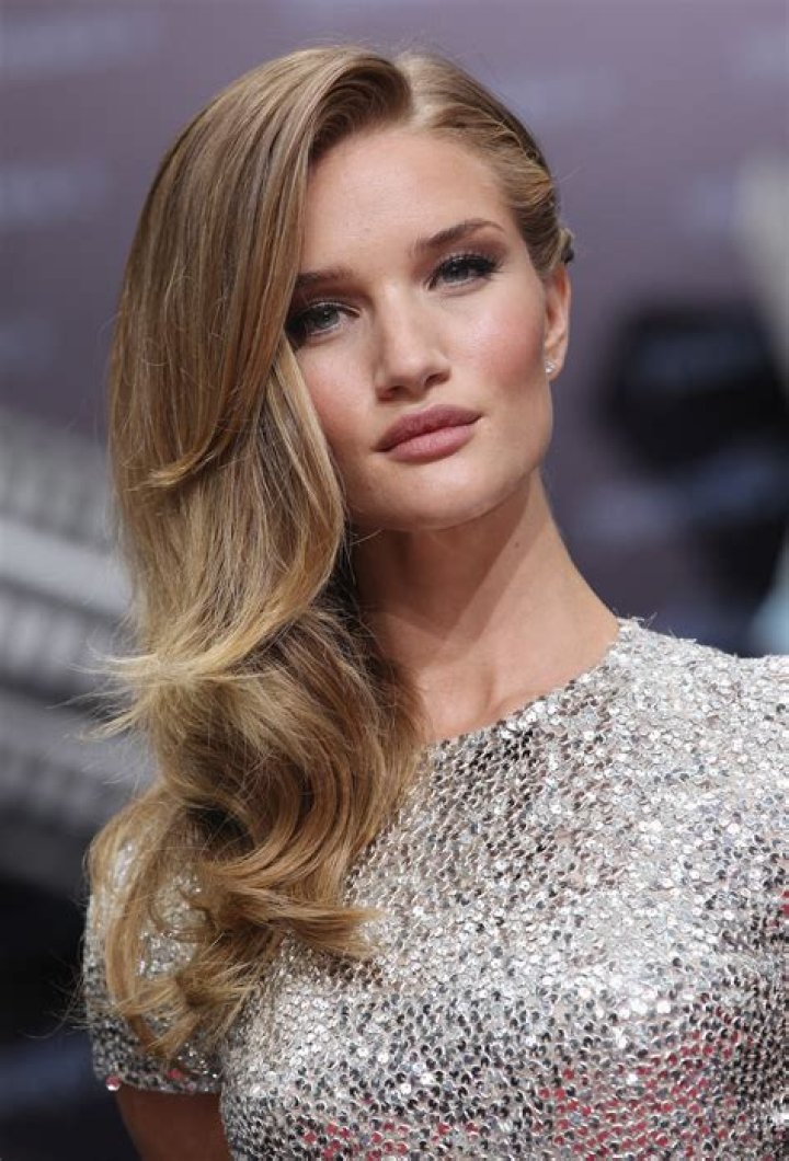 Rosie Huntington-Whiteley: The Epitome Of Grace And Glamour