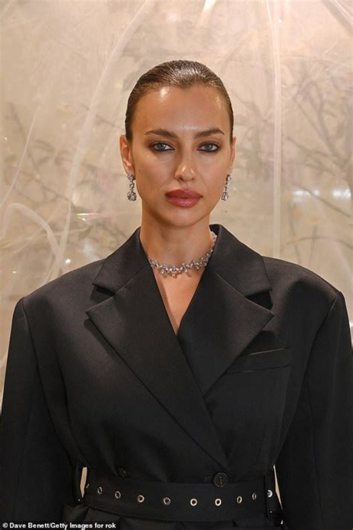 Unveiling Irina Shayk's Secrets: Journey To Weight Management