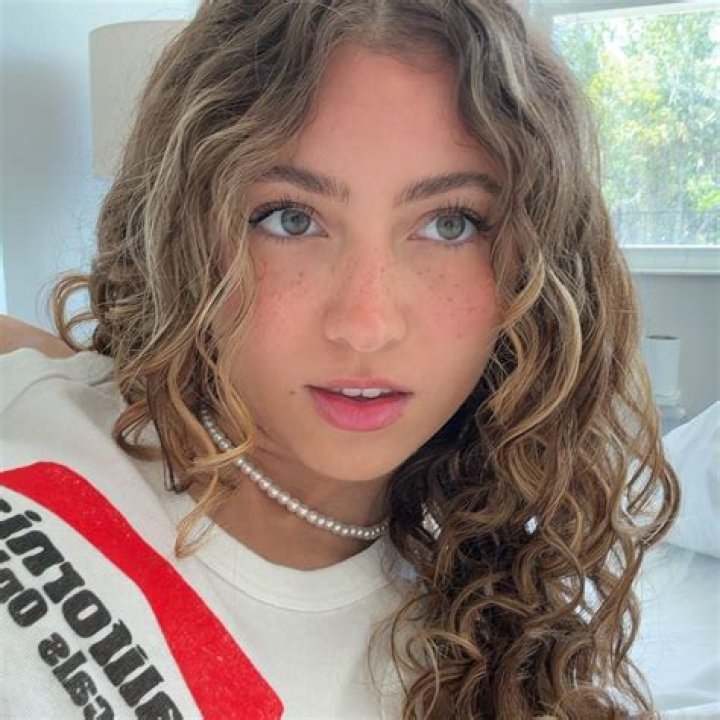 Unveiling The Connection: Who Is Donna Sinatra D'Alessandro Related To Frank Sinatra?