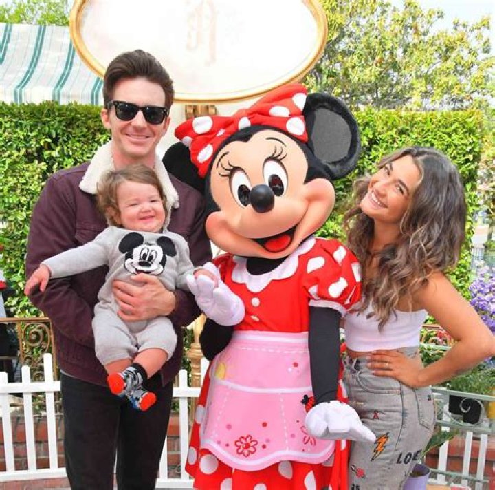 Who is Lorelei Bell's daughter Megan Avedian?