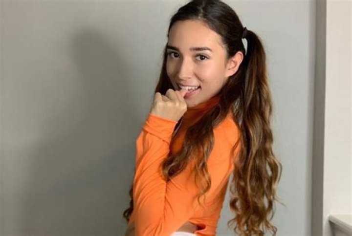 Who is Sam Slayre? All About The OnlyFans Model