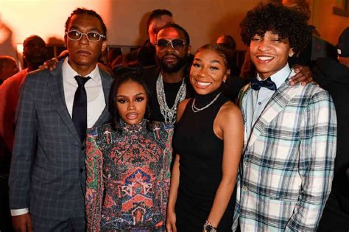 Zion Shamaree Mayweather, Floyd Mayweather's son- Know His Age, Girlfriend, Net Worth, Boxing, Mom, Car, & More.